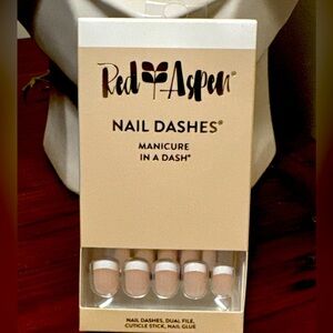 RED ASPEN Nell’s French Tip Nail Dashes 24 Pop On Short Square